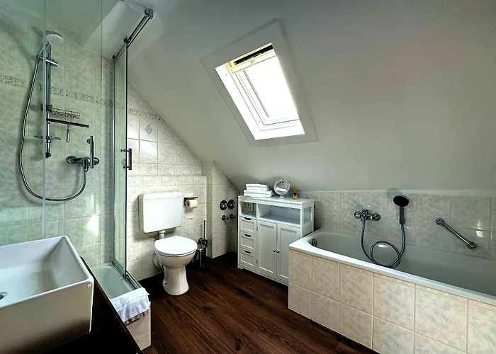 Ferienwohnungen Bullay * ブライ