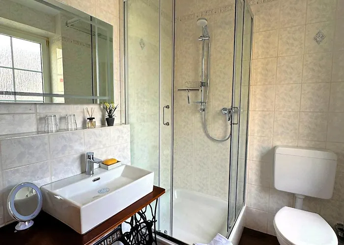 Ferienwohnungen Bullay * ブライ